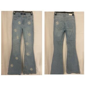 Hollister Boot-cut Jeans Size 1 Flower Daisey Embroidery